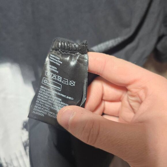 5/$25 Divided H&M The Exorcist Black and White Graphic Tee - Picture 5 of 5